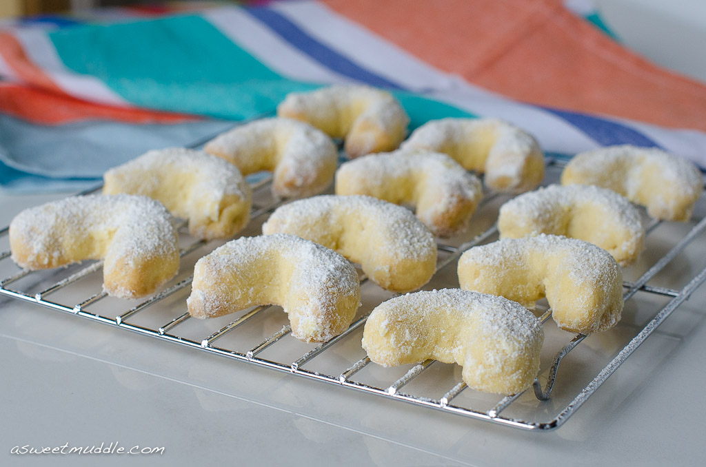 almond crescents